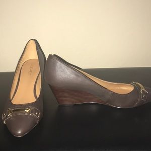 Nine West Teague wedges